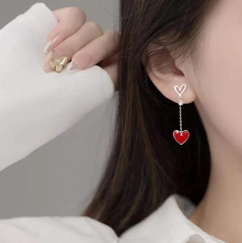 Exquisite Mismatched Heart Beat Earrings - Image 4