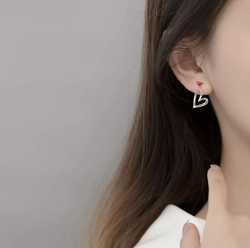 Exquisite Mismatched Heart Beat Earrings - Image 5
