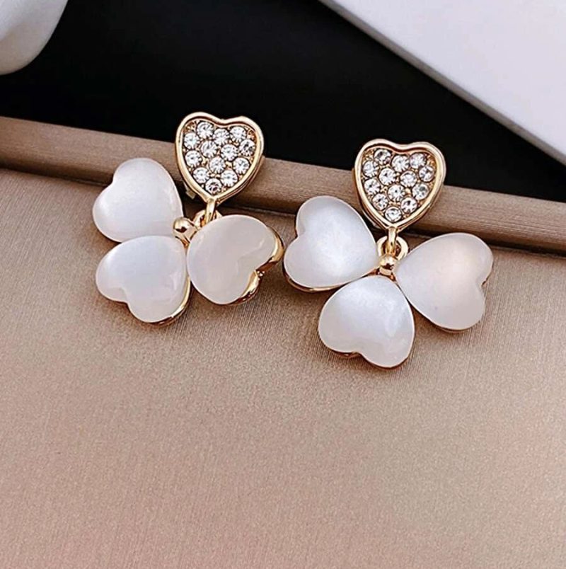 Heart With Three White Petals Korean Earrings