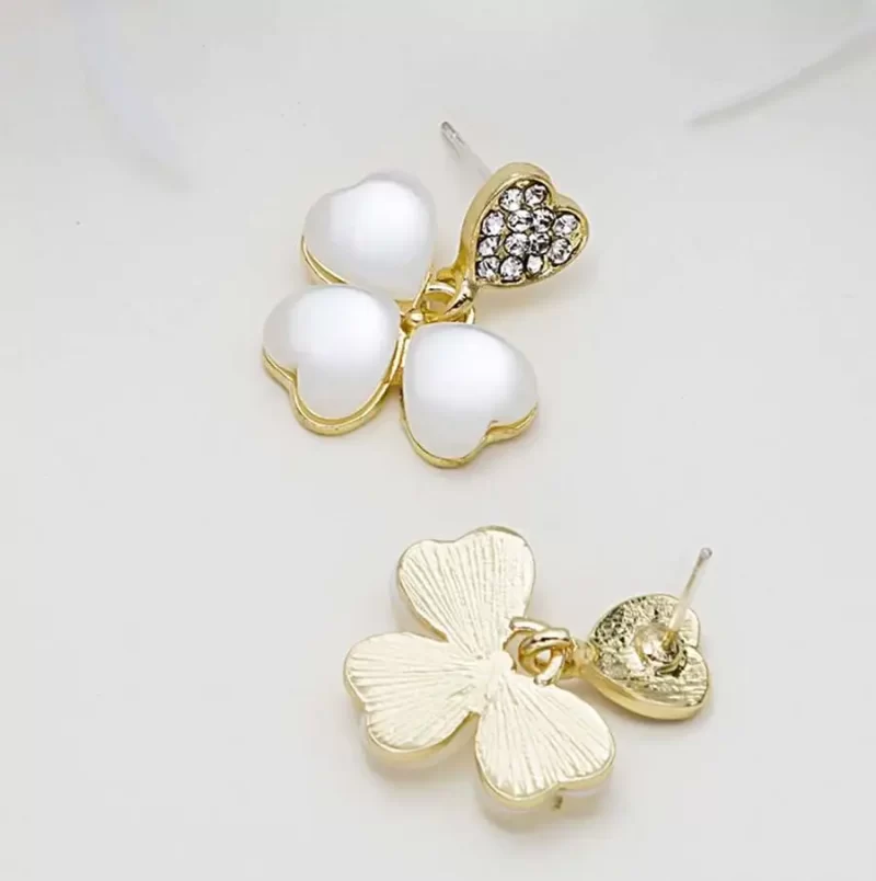 Heart With Three White Petals Korean Earrings - Image 3