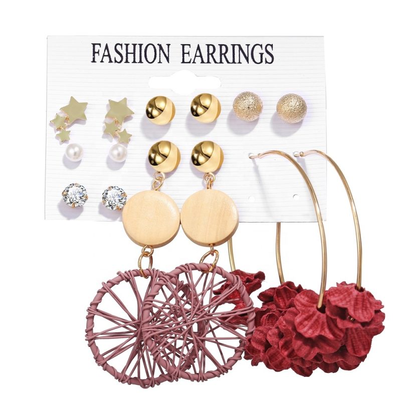 Trendy Gold Metal Earrings Set - Image 3