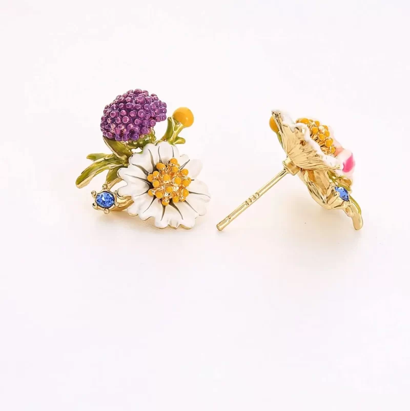 Daisy Flower Asymmetrical Korean Earrings - Image 3