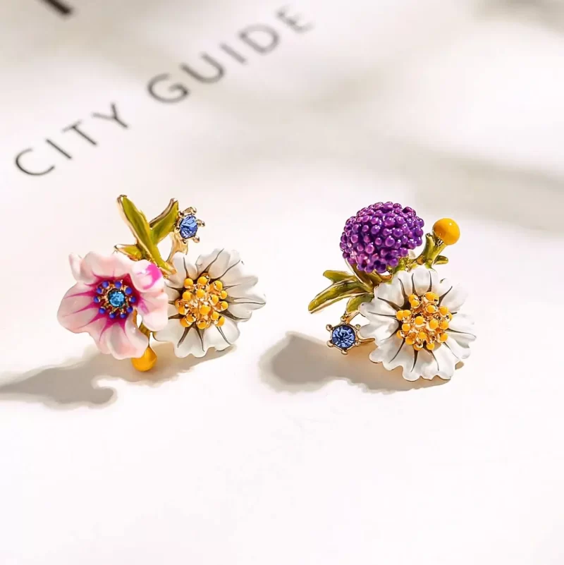 Daisy Flower Asymmetrical Korean Earrings - Image 5