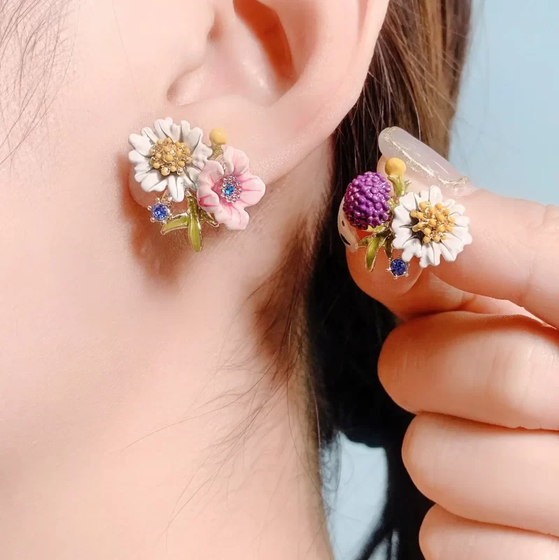 Daisy Flower Asymmetrical Korean Earrings