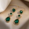 Retro Green Water Droplets Earrings - Image 2
